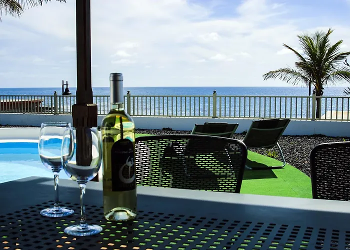 La Concha Playa Honda (Lanzarote)