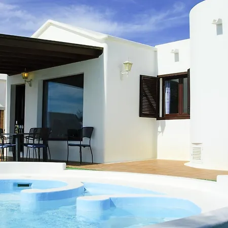 La Concha Playa Honda (Lanzarote)